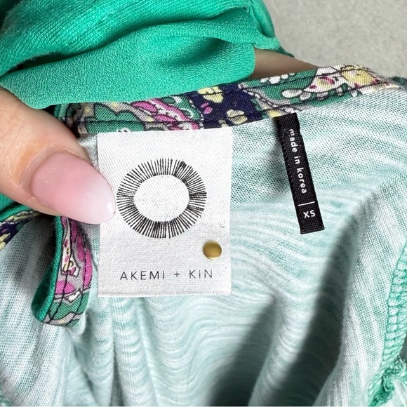 Anthropologie Akemi + Kin Green Floral Design Top Keyhole Tie Back Neck Size XS - Picture 2 of 11
